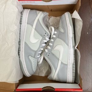 Nike Dunk Low Two-Toned Gray | Y Size 5.5